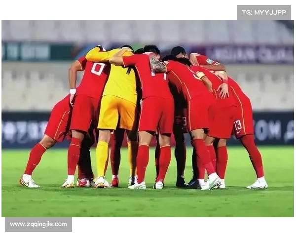 国足新帅创新战术：冰湖训练激发球员信任感提升团队协作